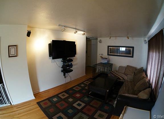 4th image of 2759 S King St