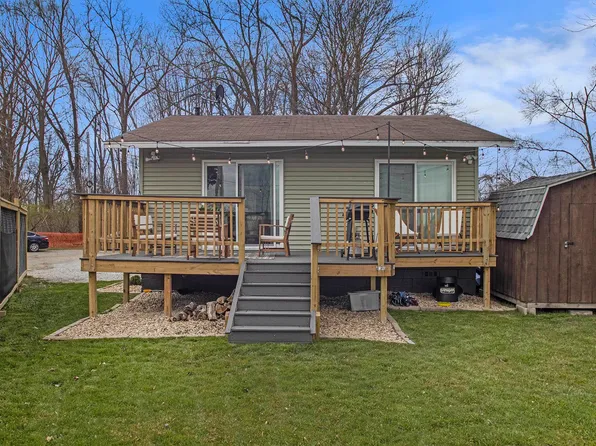 8687 E Hatchery Rd, Syracuse, IN 46567
