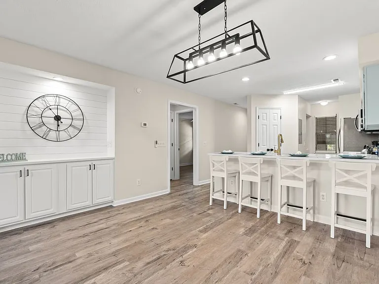 412 Pinehurst Ln #15F — Photo 4