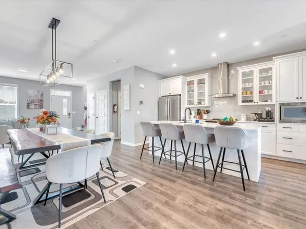 116 W Lucas St NW, Calgary, AB T3P 1R6