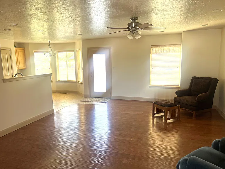 320 S 1125th Way W — Photo 5