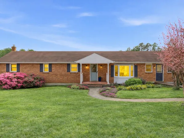 2820 Goode Rd, Goode, VA 24556