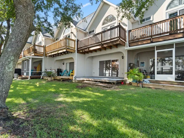 7208 Majestic Blvd, Navarre, FL 32566