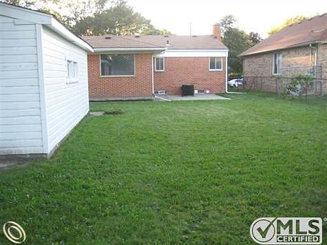 Yard2.JPG