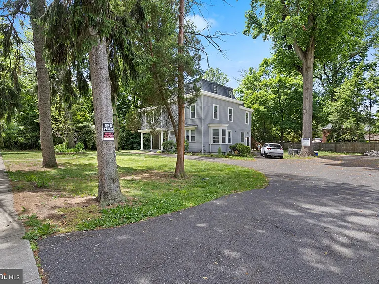 117 E Walnut Ave #D — Photo 4
