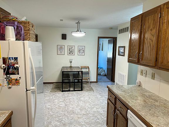 3rd image of 1408-1410 E 42nd St