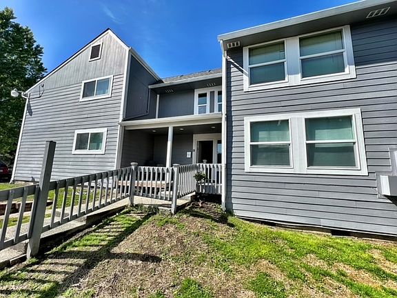 2nd image of 2712 12th St #104