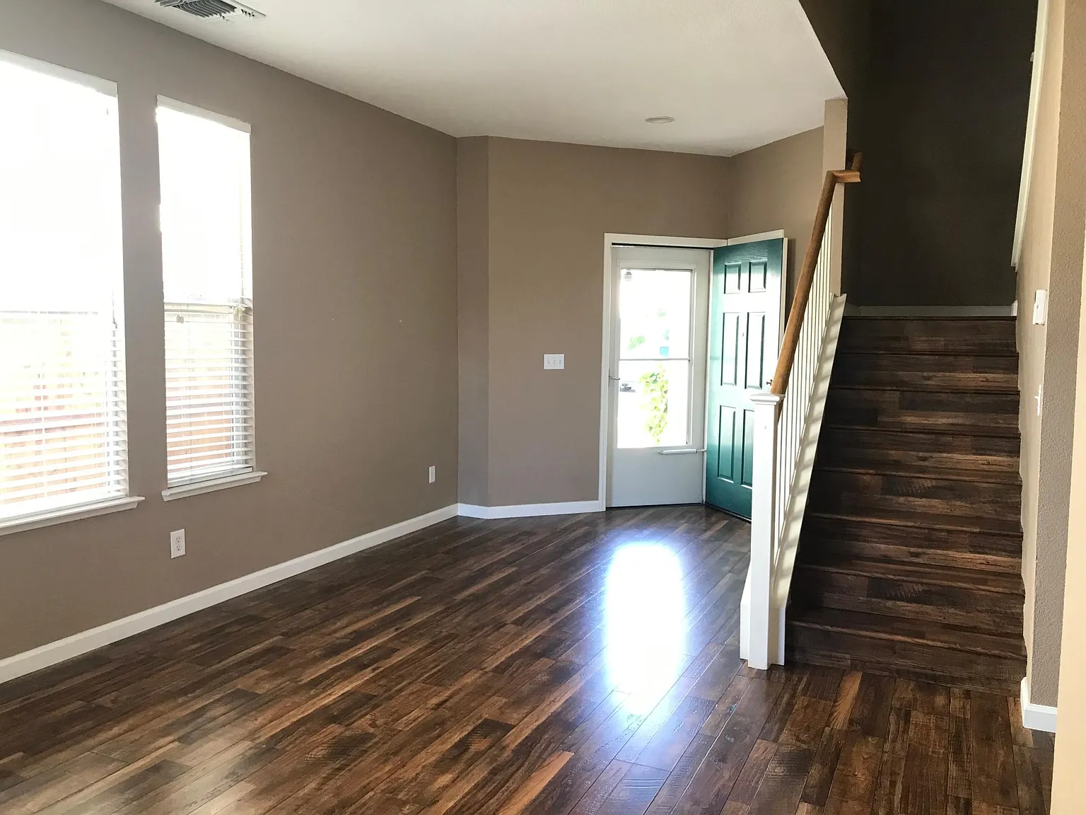 4 bed, 1969 sqft, $3,200 — Photo 4