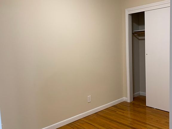 4th image of 164 E 33rd St #12