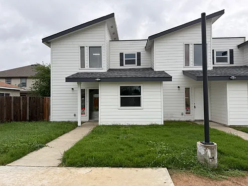 7651 Oak Chase Photo 1 7651 Oak Chase Photo 1