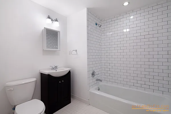 Rented by aptsandlofts.com | media 19