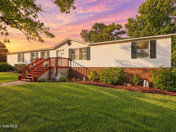 683 Bay Harbor Drive, Hampstead, NC 28443