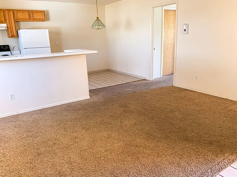 924 Valencia Dr SE — Photo 11