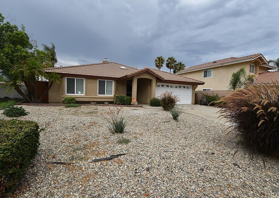 1st image of 19450 Palomar Ct