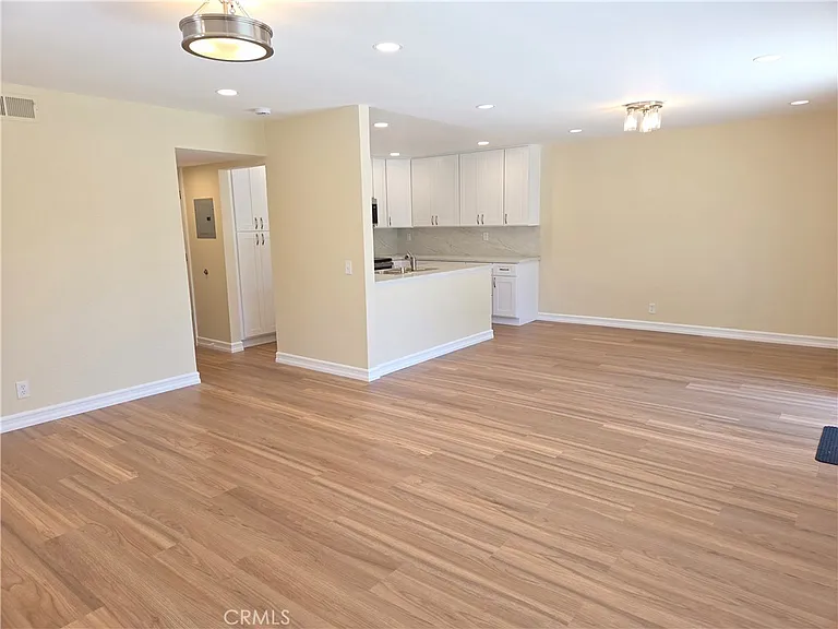 18229 Olympic Ct — Photo 3