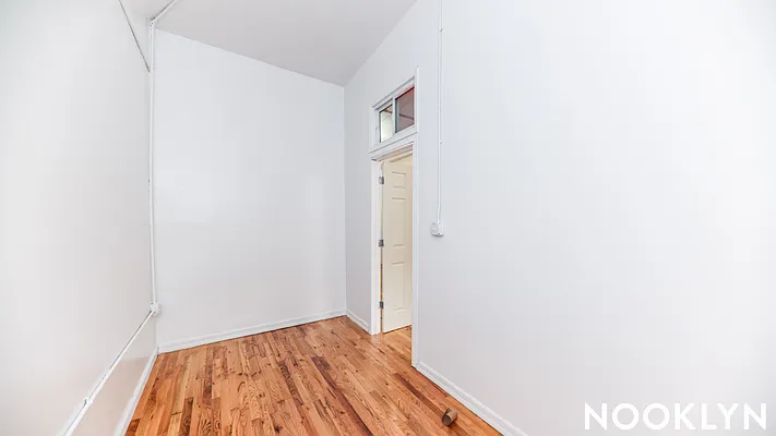 Rented by Nooklyn NYC LLC | media 4