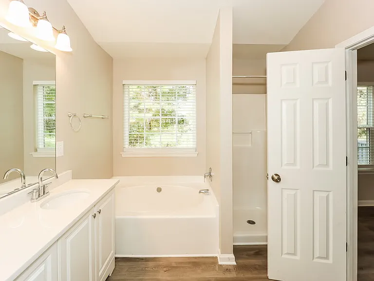 575 Sycamore Dr — Photo 11