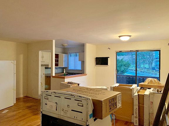 3rd image of 35 Odell Ave APT 2A