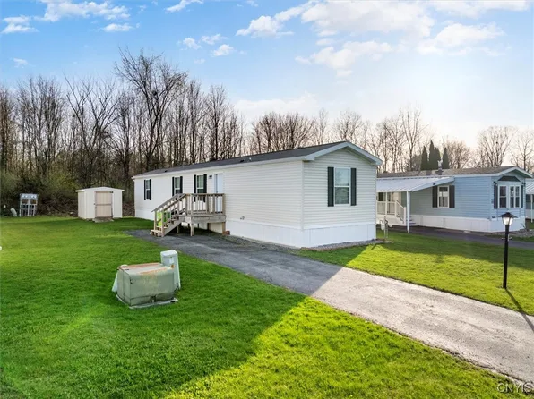 121 Anthony Ln, Clinton, NY 13323