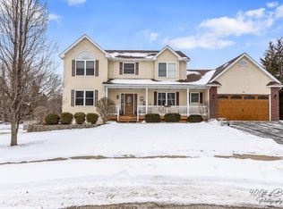 3203 Foxview Highland Dr, McHenry, IL 60050