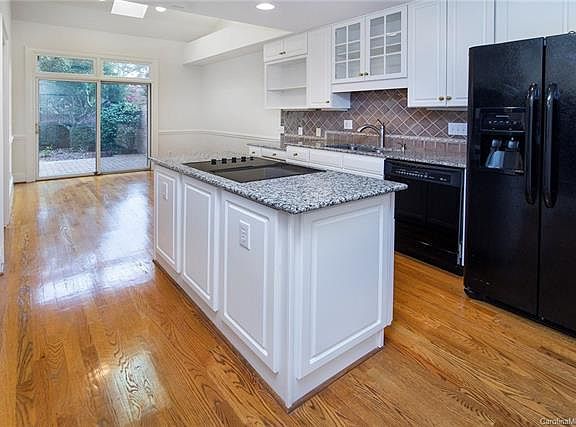 4th image of 5633 Ballinard Ln