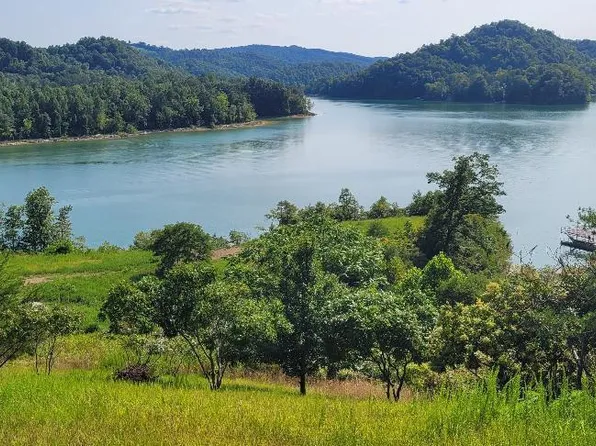 Longshore Dr, Tazewell, TN 37879