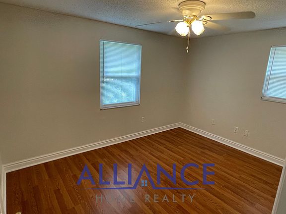 5th image of 2051 Camellia Dr