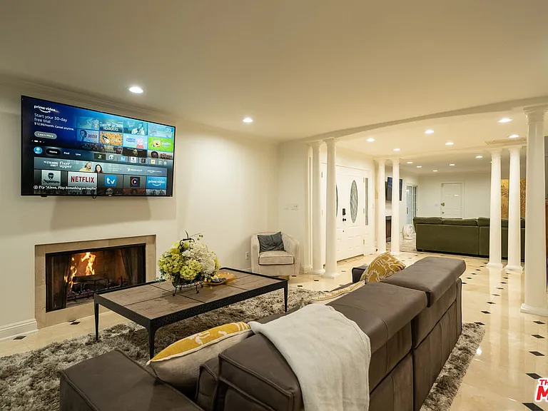 2461 Jupiter Dr — Photo 4
