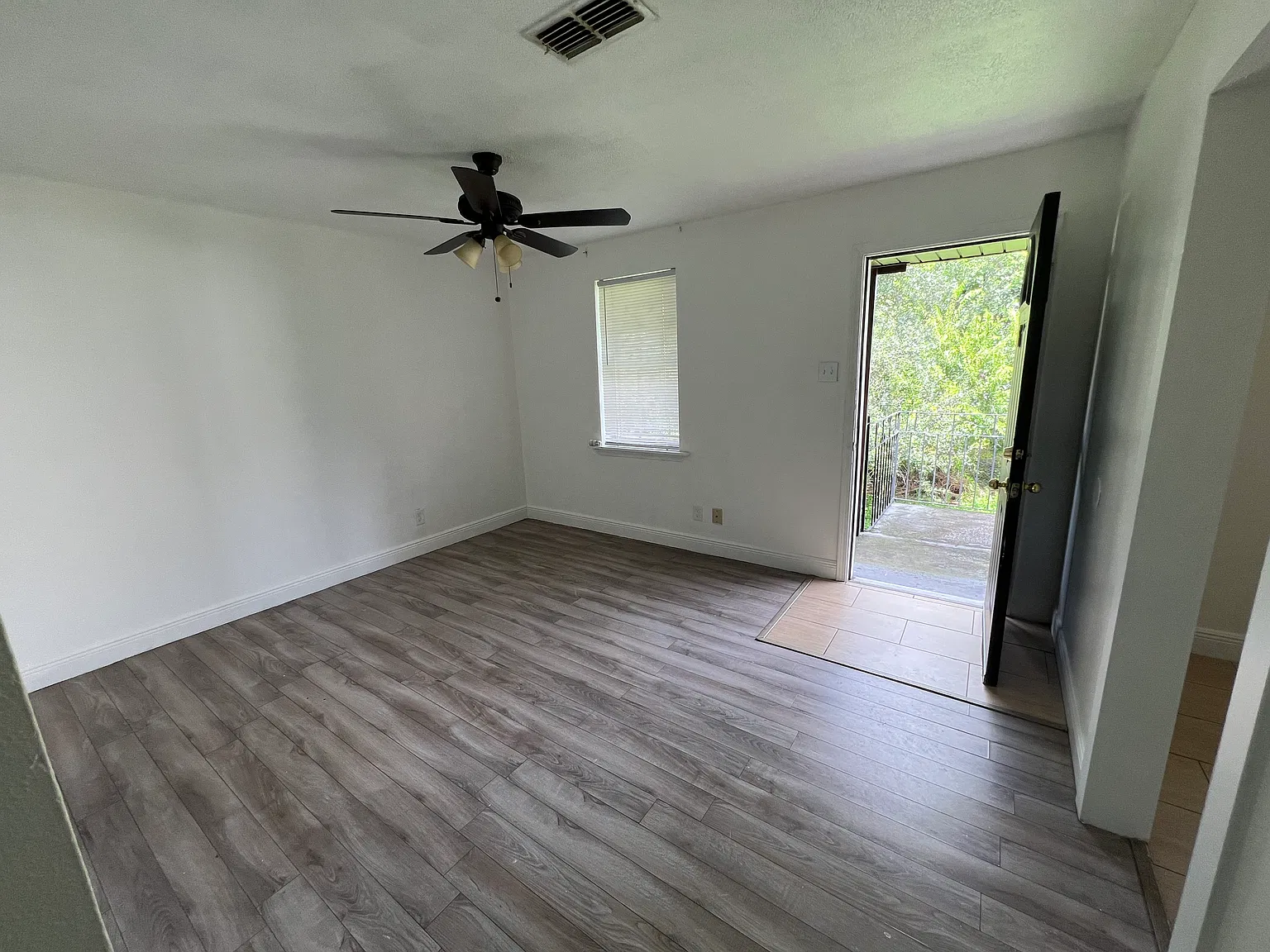2 bed, 686 sqft, $1,250 — Photo 2