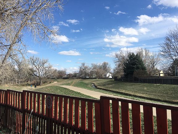 gate to trails & open space