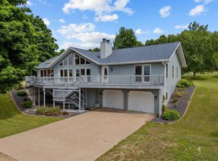 E8848 Velte Rd, Clintonville, WI 54929