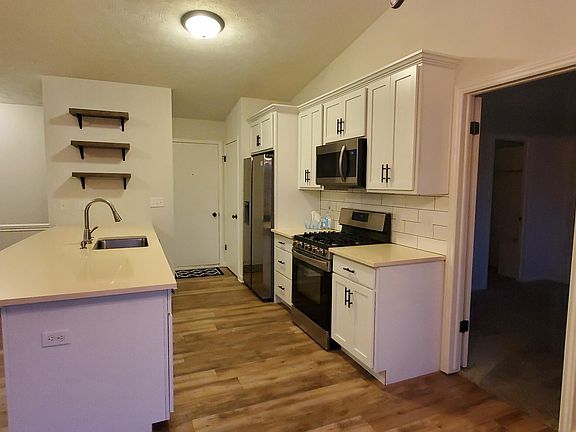 4th image of 5876 Appleview St SE
