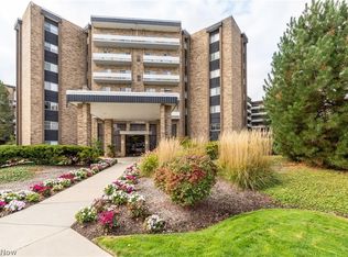 2202 Acacia Park Dr APT 2612, Lyndhurst, OH