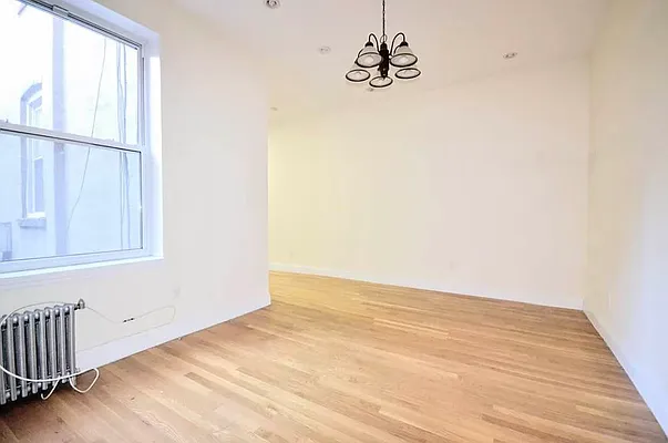 Rented by EXR | media 3