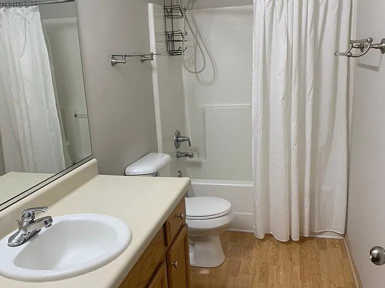 1267 SE Village View Ln — Photo 4