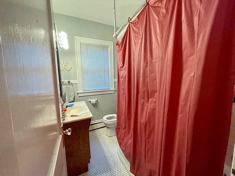 2080 Roblyn Ave — Photo 12
