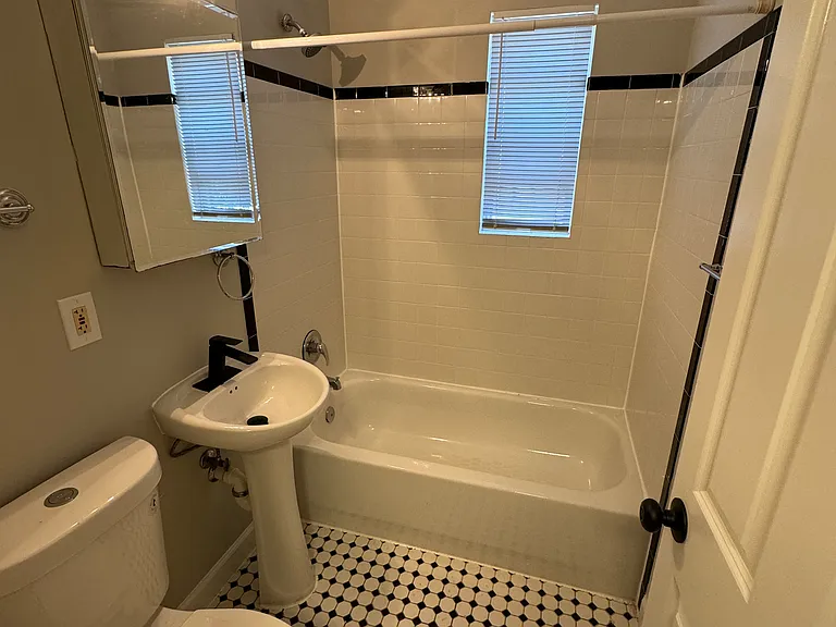717 Brandywine St SE #202 — Photo 3