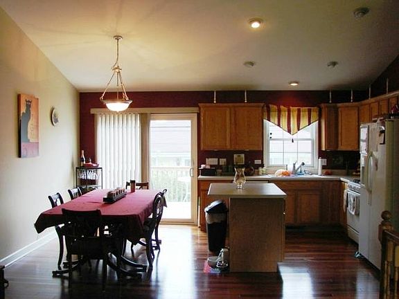 Kitchen & Dinette
