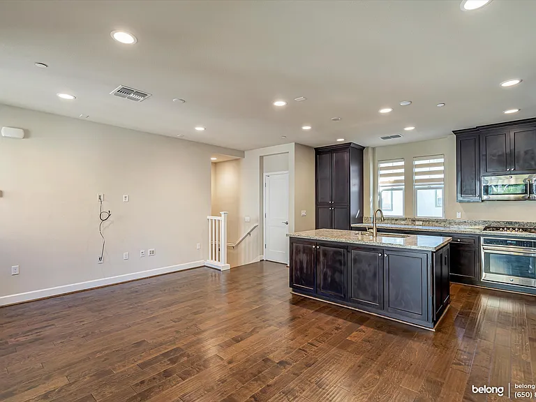 389 Basswood Cmn #10 — Photo 6