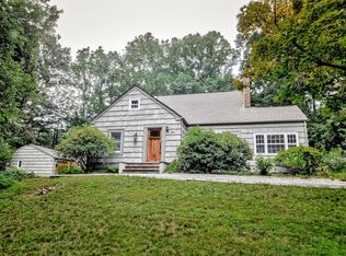 1010 S Shore Dr, Basking Ridge, NJ 07920