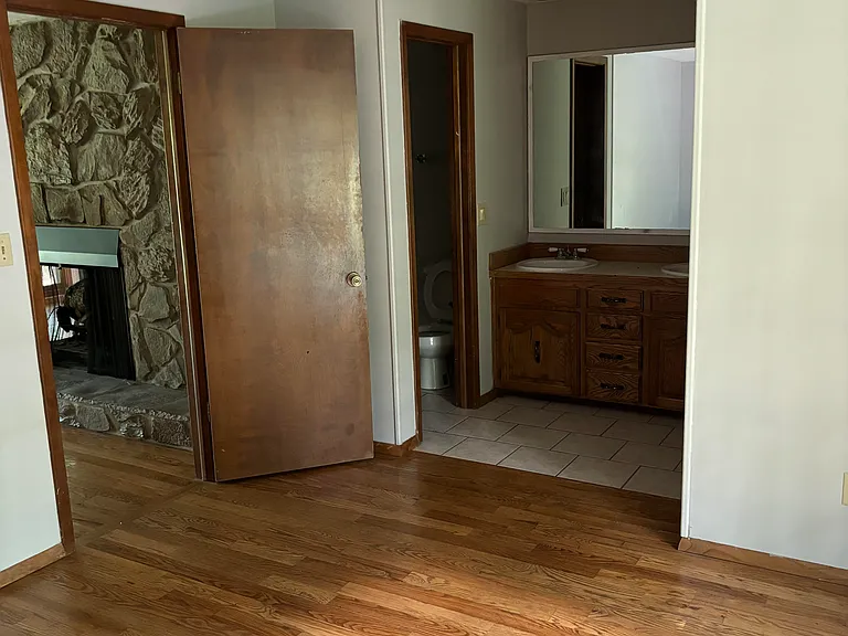 3325 S Danbury Ave — Photo 12