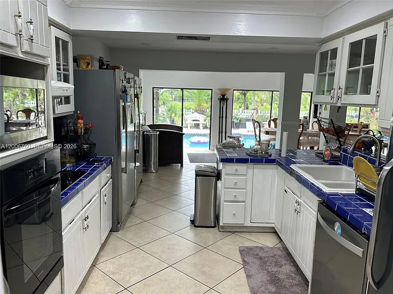 11781 NW 14th St — Photo 5