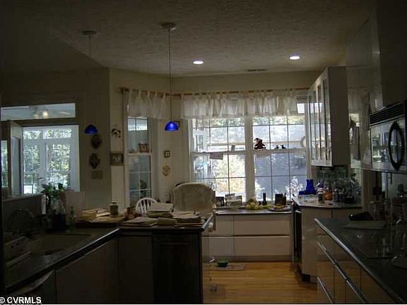 3rd image of 68 Oyster Cove Lndg
