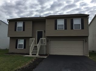 7601 Farm Hill Dr, Blacklick, OH