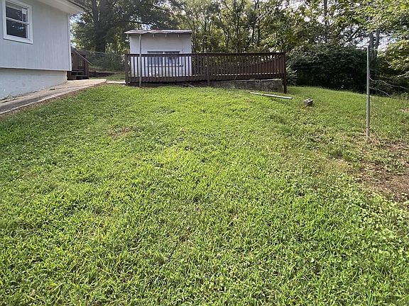 4th image of 1121 Skyline Dr