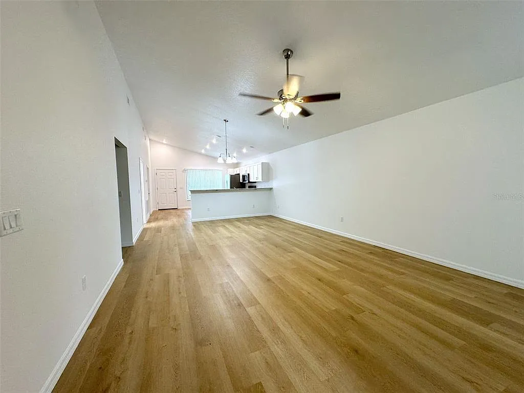 3 bed, 2.0 bath, 1334 sqft, $1,700 — Photo 4