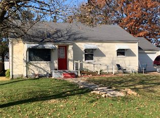 607 Cherry Ln, Warrenton, MO 63383