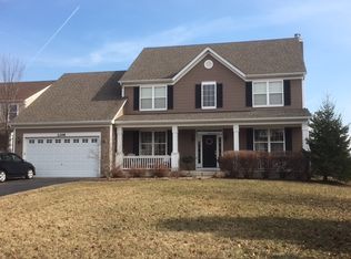 2298 Bluewater Dr, Wauconda, IL 60084