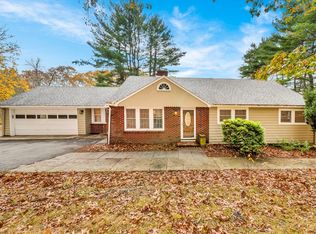 11 Gould Rd, Andover, MA 01810