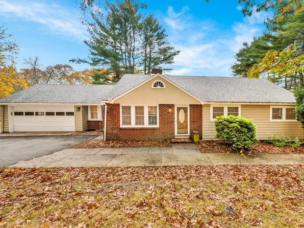 11 Gould Rd, Andover, MA 01810